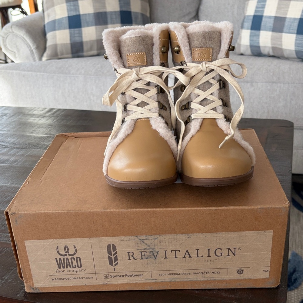 Revitalighn Orthotics Lace Up Booties Deschutes River Color Oatmeal Size 8M
